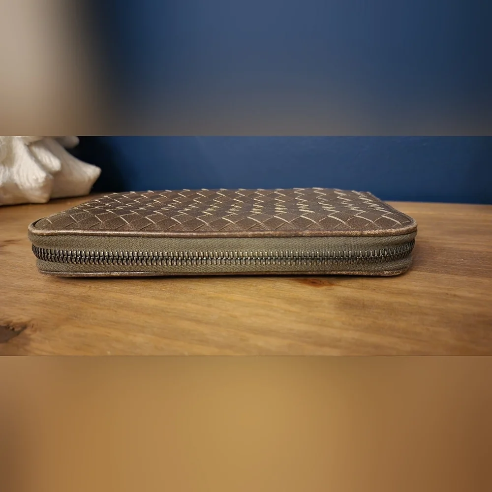 Bottega Veneta Long Zip Wallet - Picture 4 of 8